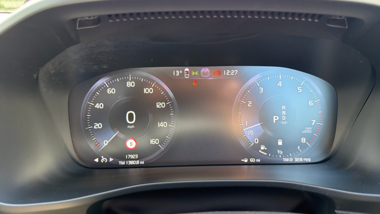 Volvo Xc40 2.0 B4P R DESIGN Pro 5dr Auto [7 speed] Petrol Estate